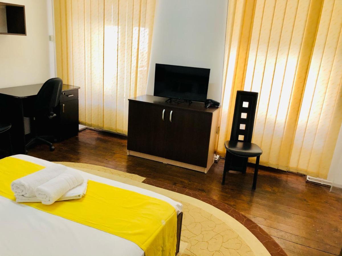 Ultra-Central Apartment Just In Union Squere تيميشورا المظهر الخارجي الصورة