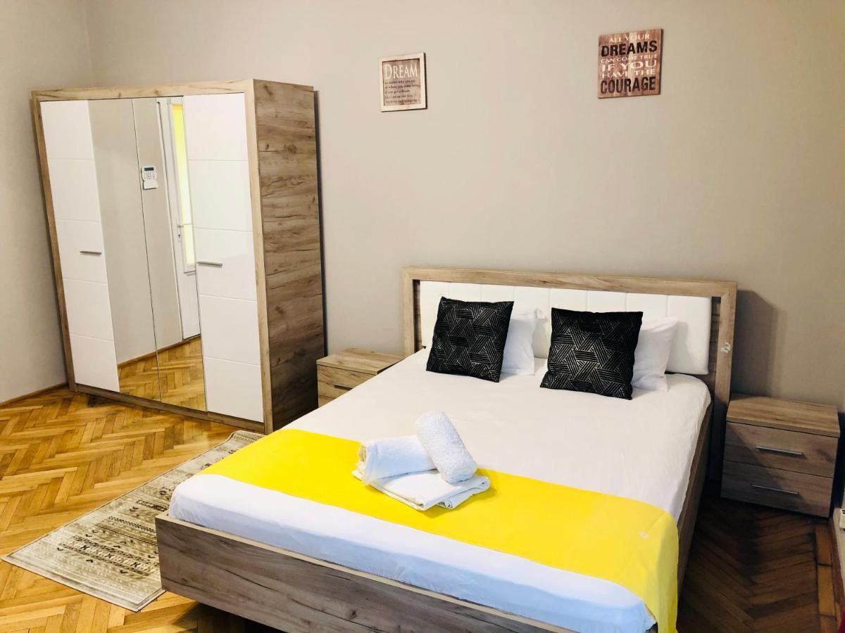 Ultra-Central Apartment Just In Union Squere تيميشورا المظهر الخارجي الصورة