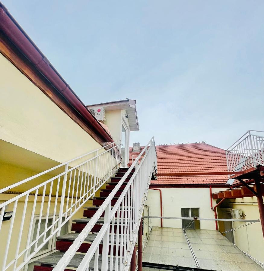 Ultra-Central Apartment Just In Union Squere تيميشورا المظهر الخارجي الصورة